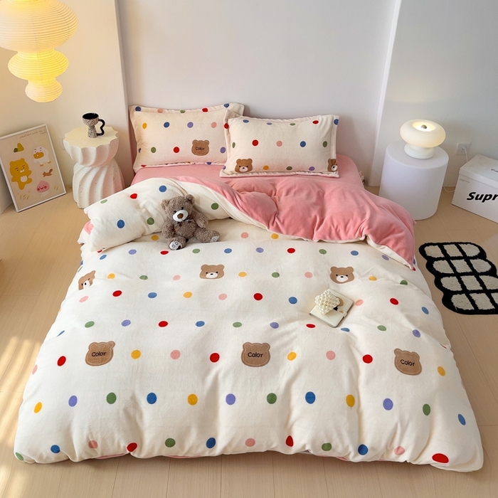 91家纺网 家纺一手货源 找家纺 乐童家纺 2024新款跑量款牛奶绒床裙四件套 活力熊