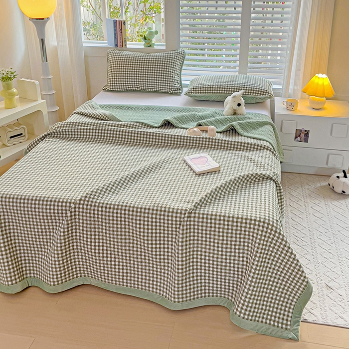 91家纺网 家纺一手货源 找家纺 羽爱家纺 2024新款全棉色织水洗宝宝绒床盖三件套 绿意盎然