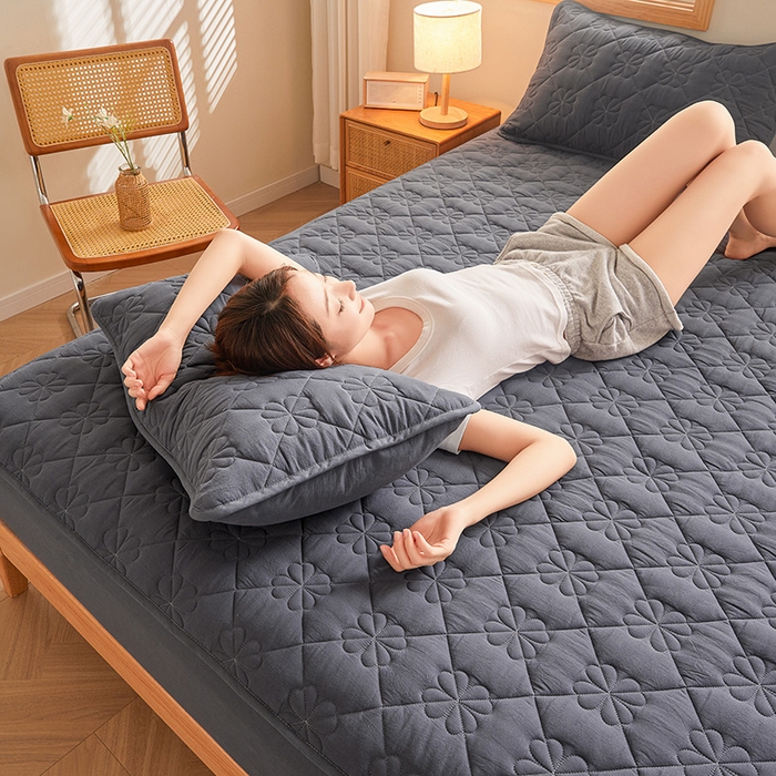 91家纺网 家纺一手货源 找家纺 3C 2024新款全棉水洗棉夹棉床笠-浅语系列 浅语-黛灰