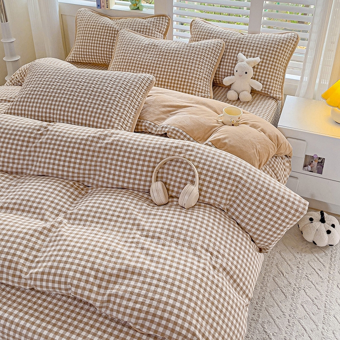 91家纺网 家纺一手货源 找家纺 羽爱家纺 2024新款全棉色织水洗宝宝绒床盖四件套 米小格