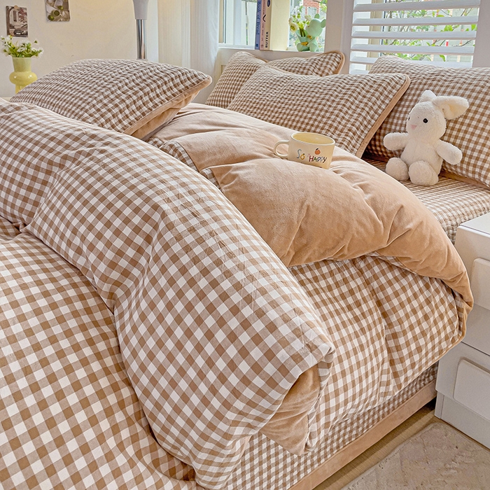 91家纺网 家纺一手货源 找家纺 羽爱家纺 2024新款全棉色织水洗宝宝绒床盖四件套 米小格