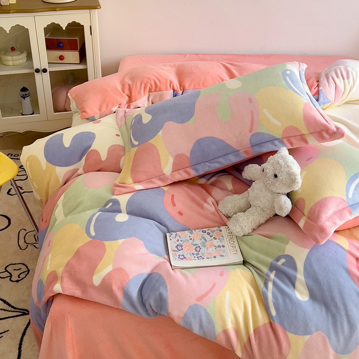 91家纺网 家纺一手货源 找家纺 乐童家纺 2024新款跑量款牛奶绒床裙四件套 微笑冰激淋