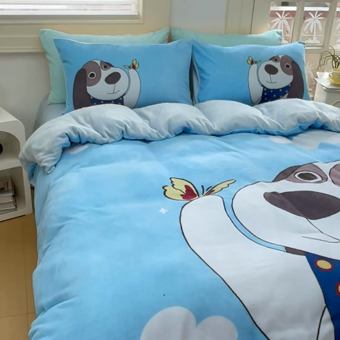 91家纺网 家纺一手货源 找家纺 浩诚 2024新款加厚保暖牛奶绒四件套印花卡通系列 波波宝贝