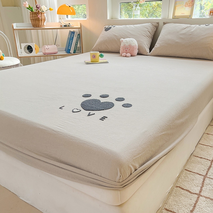 91家纺网 家纺一手货源 找家纺 3C 2024新款全棉色织水洗棉可爱毛巾绣床笠 心情-棕