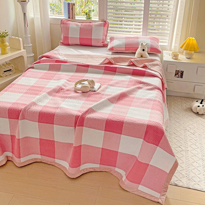 91家纺网 家纺一手货源 找家纺 羽爱家纺 2024新款全棉色织水洗宝宝绒床盖三件套 红格