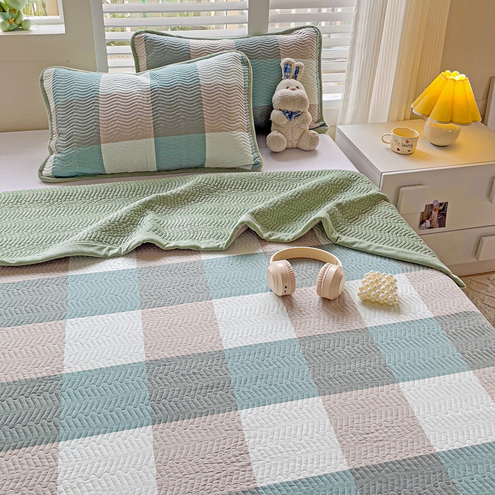 91家纺网 家纺一手货源 找家纺 羽爱家纺 2024新款全棉色织水洗宝宝绒床盖三件套 采绿