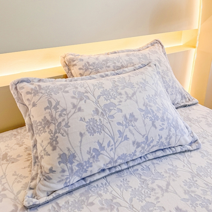 91家纺网 家纺一手货源 找家纺 金盛纺 2024新款雕花牛奶绒床笠 花朝梦-兰