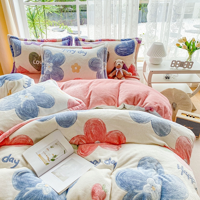91家纺网 家纺一手货源 找家纺 梵克保罗 2024秋冬新品立体雪花绒单被套牛奶绒法莱绒雕花绒兔毛卡通四件套学生三件套 缤纷花园