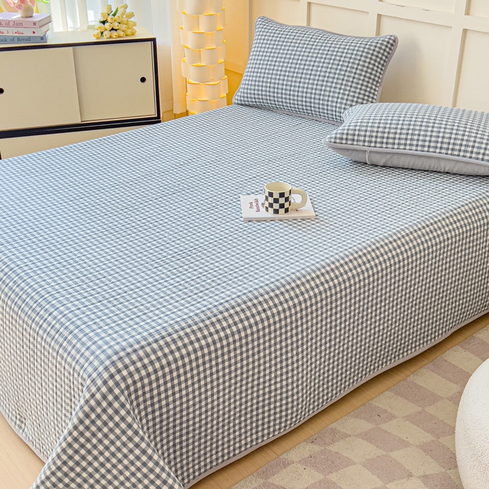 91家纺网 家纺一手货源 找家纺 金丝鸟 2024新款全棉纯棉加牛奶绒夹棉加绒床盖 蓝小格 棉绒床盖