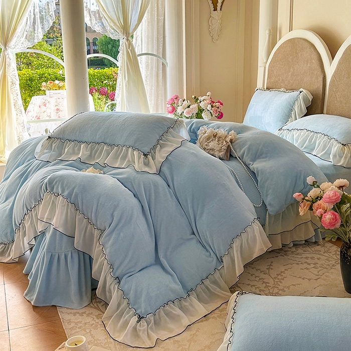 91家纺网 家纺一手货源 找家纺 艾晶美家纺有限公司 2025新款小法试加厚牛奶绒四件套--芭莎 芭莎-浅蓝