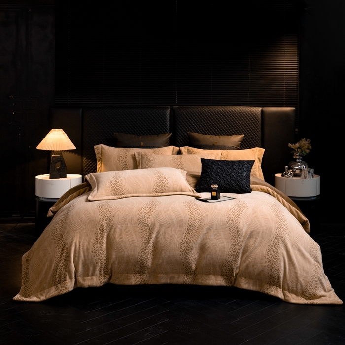 91家纺网 家纺一手货源 找家纺 （总）控价 2025新款高克重240克全消光A类印花牛奶绒四件套-有风