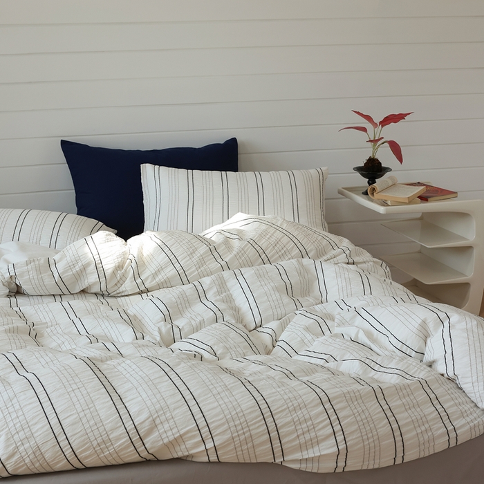 91家纺网 家纺一手货源 找家纺 棉眠 2024新款水洗皱皱纱色织提花线条混搭系列四件套 黑灰细条配灰