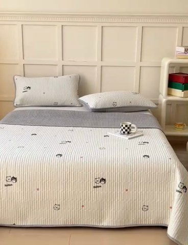 91家纺网 家纺一手货源 找家纺 金丝鸟 2024新款全棉纯棉加牛奶绒夹棉加绒床盖 小萌猫 棉绒床盖