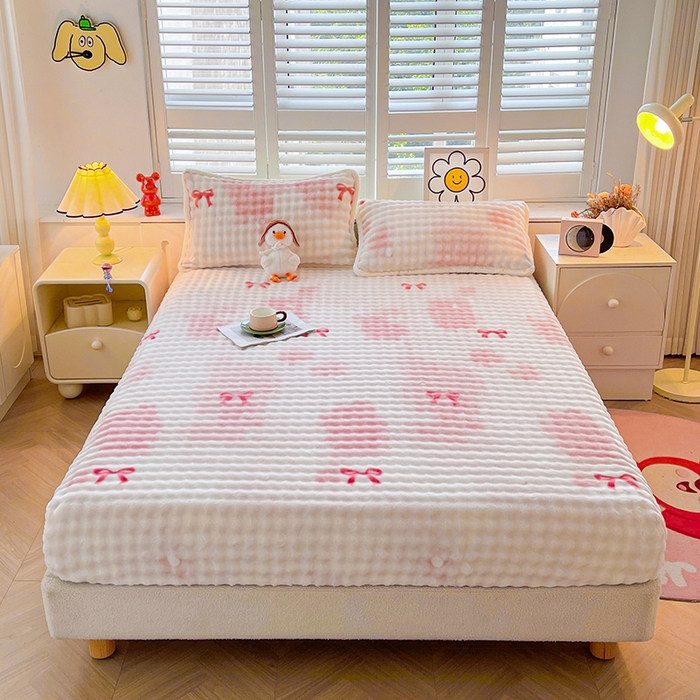 91家纺网 家纺一手货源 找家纺 喜居 2024新款A类兔毛泡泡牛奶绒床笠单床笠三件套 小美好-粉