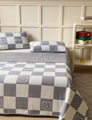 91家纺网 家纺一手货源 找家纺 金丝鸟 2024新款全棉纯棉加牛奶绒夹棉加绒床盖 无影熊 棉绒床盖