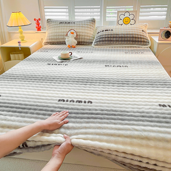 91家纺网 家纺一手货源 找家纺 喜居 2024新款A类兔毛泡泡牛奶绒床笠单床笠三件套 律动