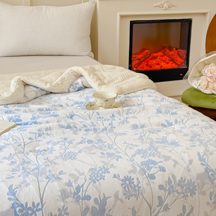 91家纺网 家纺一手货源 找家纺 （总）金丝鸟 2024加厚240g立体雕花牛奶绒夹棉绗缝手包毛毯毯子