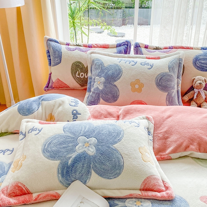 91家纺网 家纺一手货源 找家纺 梵克保罗 2024秋冬新品立体雪花绒单被套牛奶绒法莱绒雕花绒兔毛卡通四件套学生三件套 缤纷花园