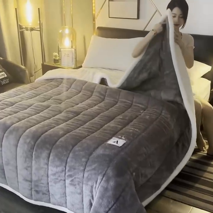 91家纺网 家纺一手货源 找家纺 恋绒家纺 2025新款加厚三层毛毯被牛奶绒复合毯子夹棉盖毯午睡毯子法莱绒毛毯 （亲肤绒-）-深灰