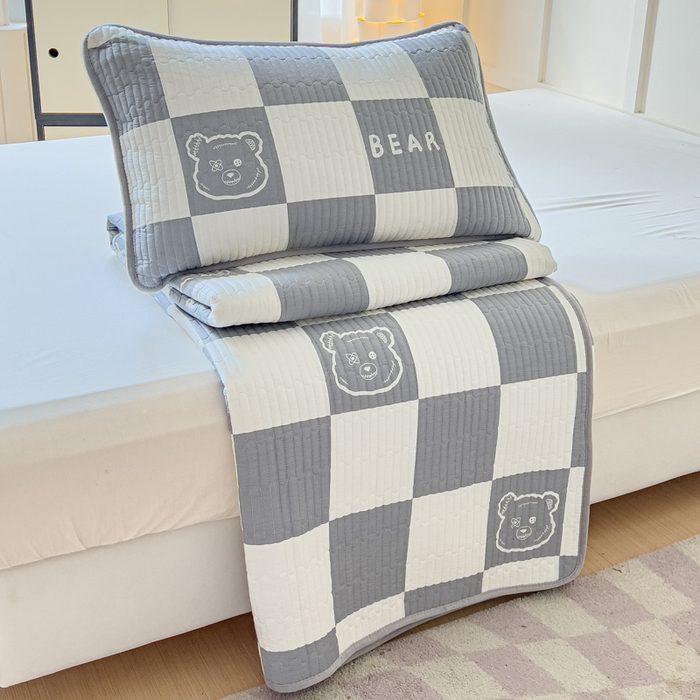 91家纺网 家纺一手货源 找家纺 金丝鸟 2024新款全棉纯棉加牛奶绒夹棉加绒床盖 无影熊 棉绒床盖