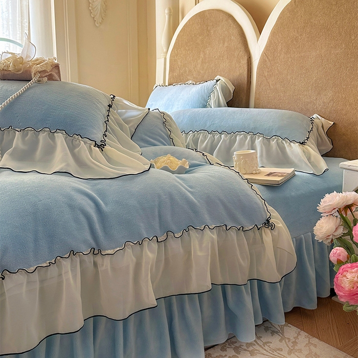 91家纺网 家纺一手货源 找家纺 艾晶美家纺有限公司 2025新款小法试加厚牛奶绒四件套--芭莎 芭莎-浅蓝