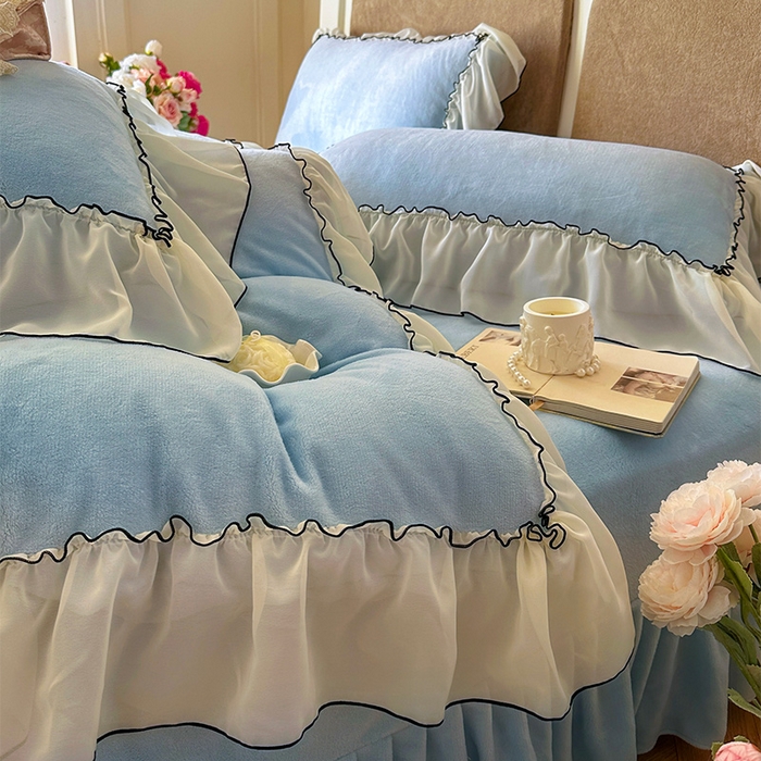 91家纺网 家纺一手货源 找家纺 艾晶美家纺有限公司 2025新款小法试加厚牛奶绒四件套--芭莎 芭莎-浅蓝