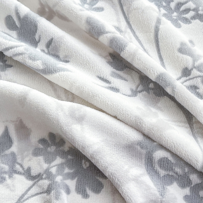 91家纺网 家纺一手货源 找家纺 金盛纺 2024新款雕花牛奶绒床单系列 花朝梦-灰