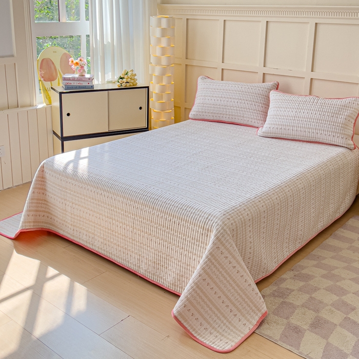 91家纺网 家纺一手货源 找家纺 金丝鸟 2024新款全棉纯棉加牛奶绒夹棉加绒床盖 烟雨枫间 棉绒床盖