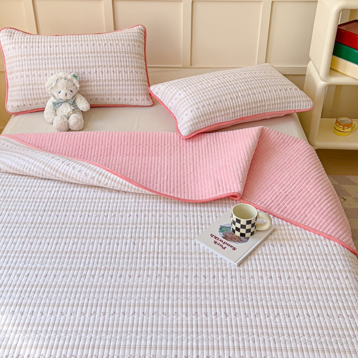 91家纺网 家纺一手货源 找家纺 金丝鸟 2024新款全棉纯棉加牛奶绒夹棉加绒床盖 烟雨枫间 棉绒床盖