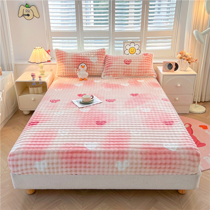 91家纺网 家纺一手货源 找家纺 喜居 2024新款A类兔毛泡泡牛奶绒床笠单床笠三件套 心动粉