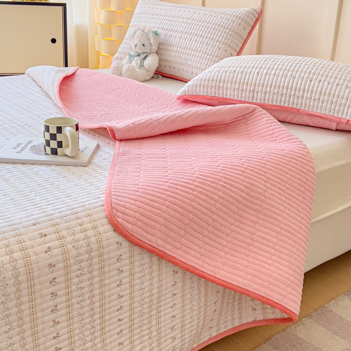 91家纺网 家纺一手货源 找家纺 金丝鸟 2024新款全棉纯棉加牛奶绒夹棉加绒床盖 烟雨枫间 棉绒床盖