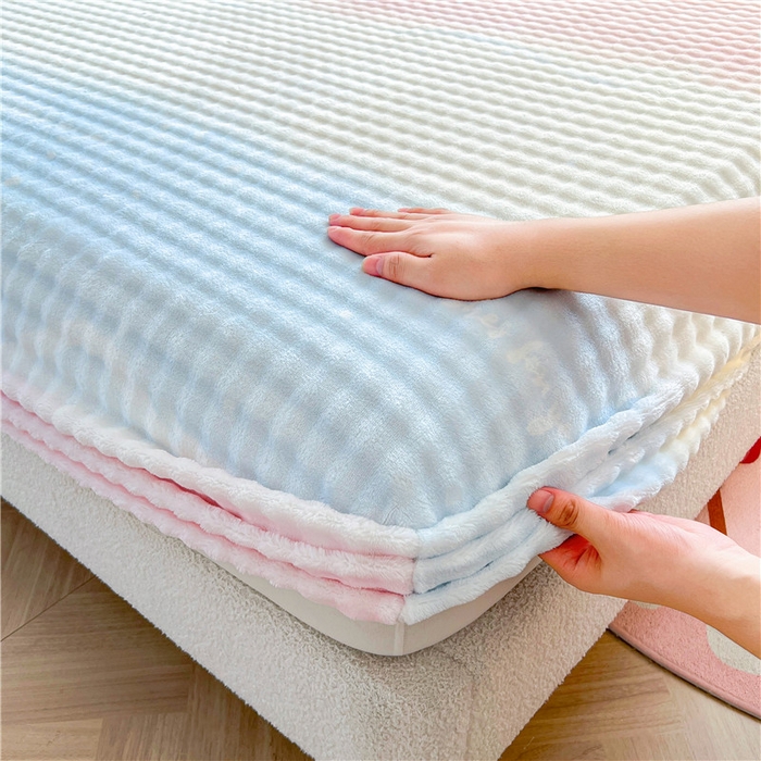 91家纺网 家纺一手货源 找家纺 喜居 2024新款A类兔毛泡泡牛奶绒床笠单床笠三件套 彩云端