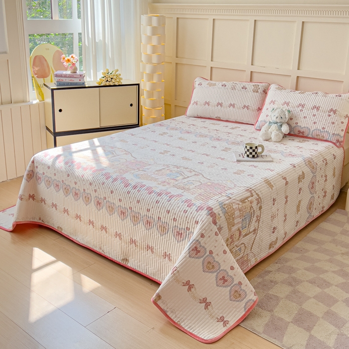 91家纺网 家纺一手货源 找家纺 金丝鸟 2024新款全棉纯棉加牛奶绒夹棉加绒床盖 熊熊的卧室 棉绒床盖