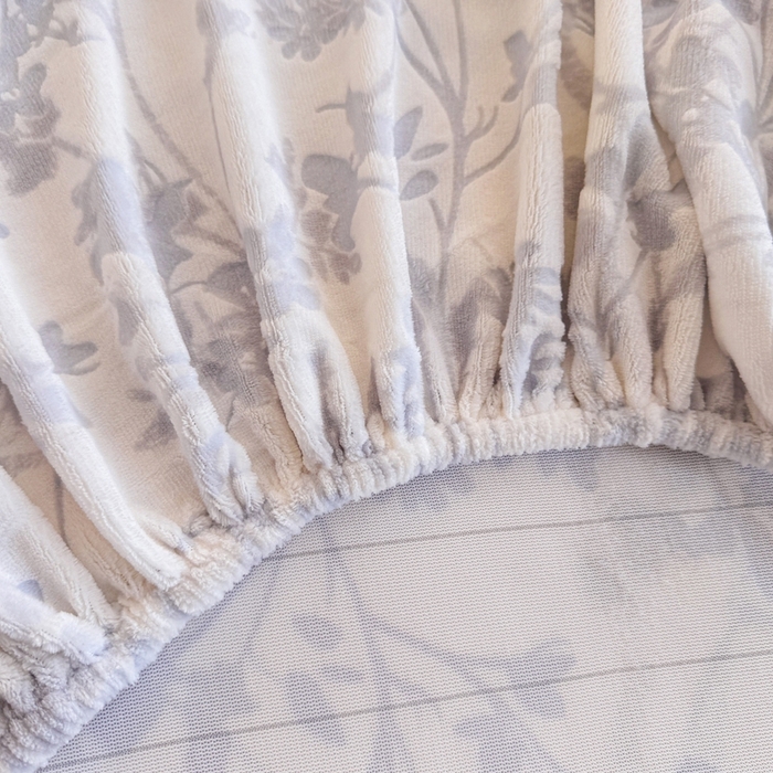 91家纺网 家纺一手货源 找家纺 金盛纺 2024新款雕花牛奶绒床笠 花朝梦-兰