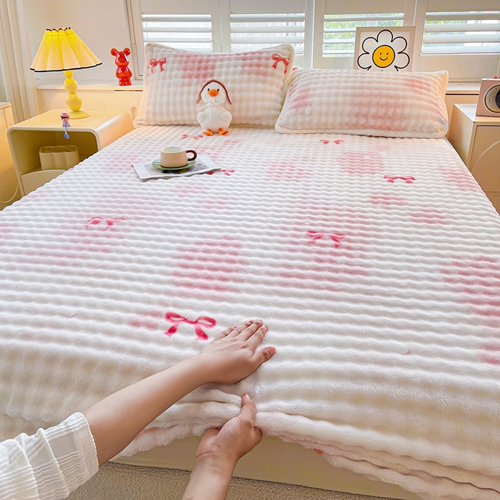 91家纺网 家纺一手货源 找家纺 喜居 2024新款A类兔毛泡泡牛奶绒床笠单床笠三件套 小美好-粉