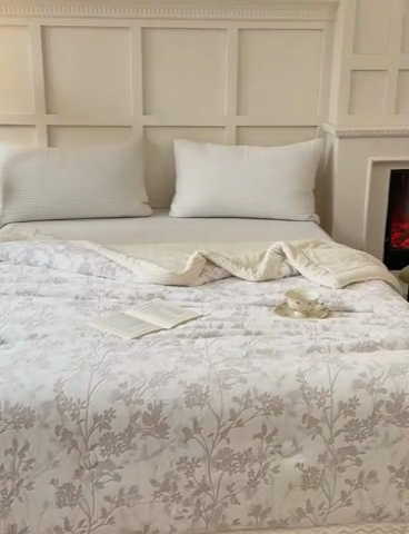 91家纺网 家纺一手货源 找家纺 金丝鸟 2024加厚240g立体雕花牛奶绒夹棉绗缝手包毛毯毯子 繁花咖 手包毯