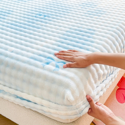 91家纺网 家纺一手货源 找家纺 喜居 2024新款A类兔毛泡泡牛奶绒床笠单床笠三件套 小美好-蓝