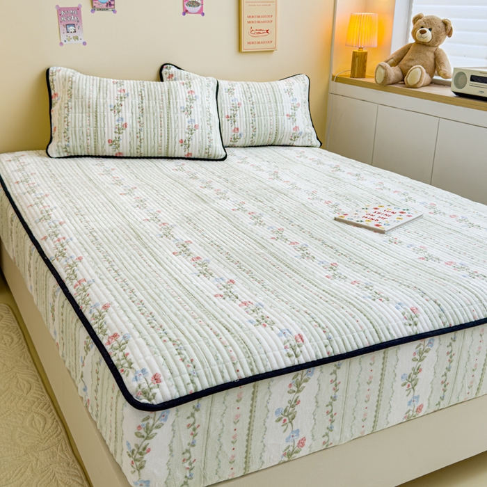 91家纺网 家纺一手货源 找家纺 金丝鸟 2024新款牛奶绒夹棉床笠 青草地 夹棉床笠