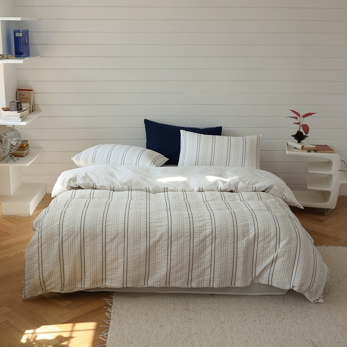 91家纺网 家纺一手货源 找家纺 棉眠 2024新款水洗皱皱纱色织提花线条混搭系列四件套 黑灰细条配白