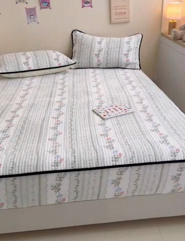 91家纺网 家纺一手货源 找家纺 金丝鸟 2024新款牛奶绒夹棉床笠 青草地 夹棉床笠