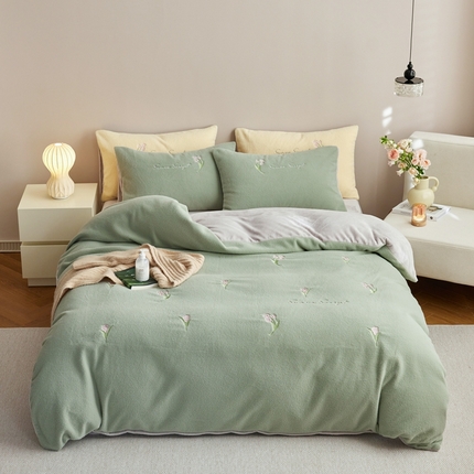 91家纺网 家纺一手货源 找家纺 初拾 2024新款300g暖羊绒绣花牛奶绒四件套-绒郁金香 绒郁金香-秋绿