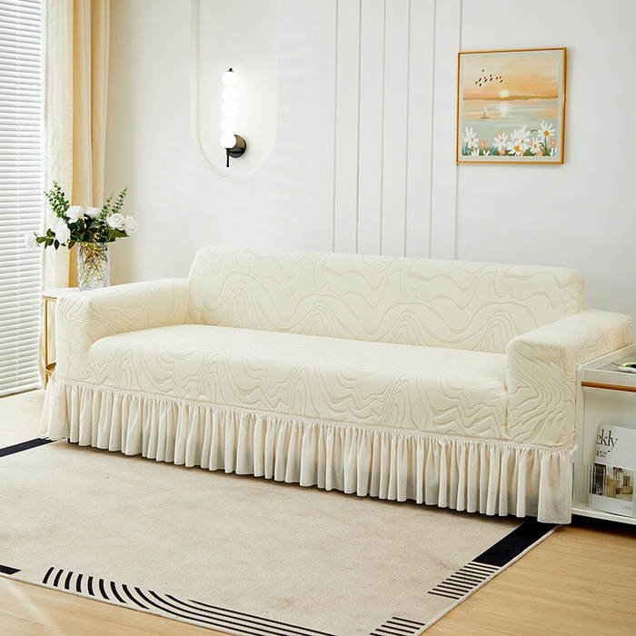 91家纺网 家纺一手货源 找家纺 丝绮鹿 2024新款雕花绒曲意系列沙发套裙边款（三人图） 米白