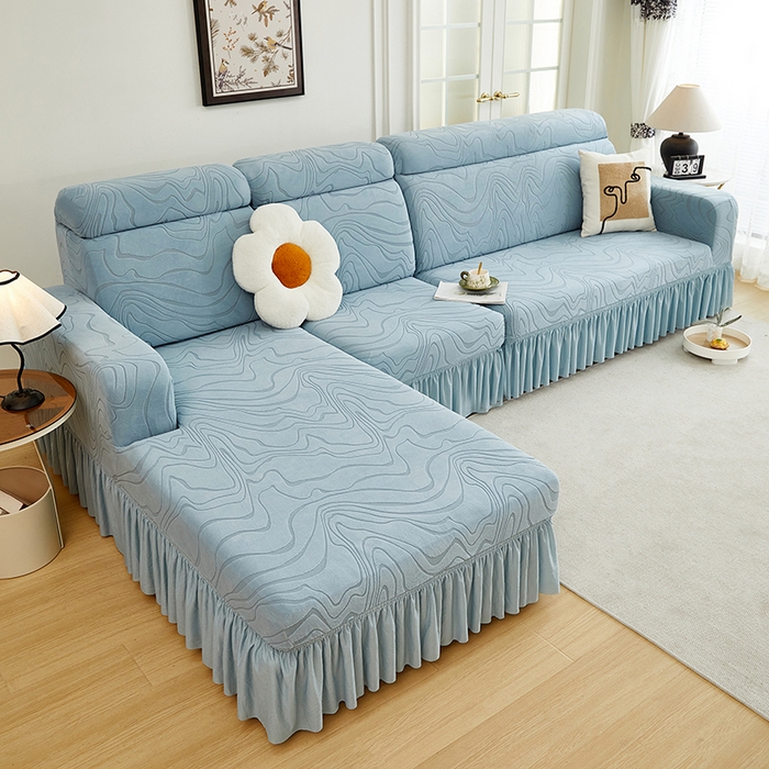 91家纺网 家纺一手货源 找家纺 丝绮鹿 2024新款雕花绒曲意系列沙发套裙边款（贵妃图） 淡蓝