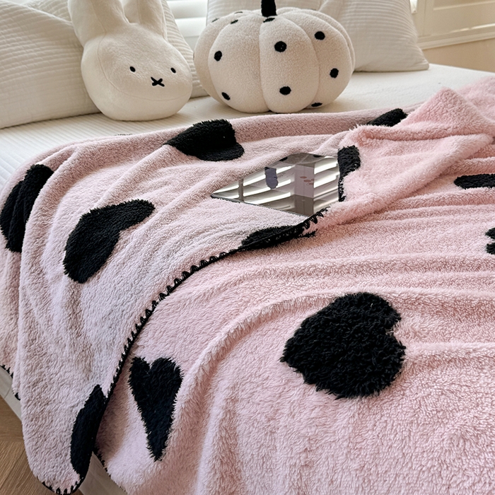 91家纺网 家纺一手货源 找家纺 吉象家纺 2024新款A类高克重棉舒绒贝壳包边毛毯 爱心粉