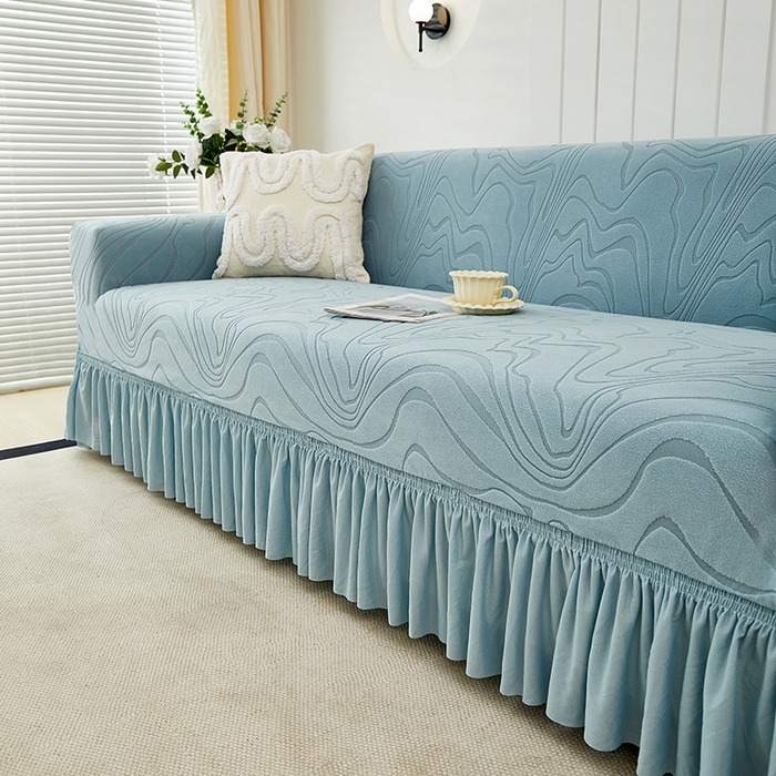 91家纺网 家纺一手货源 找家纺 丝绮鹿 2024新款雕花绒曲意系列沙发套裙边款（三人图） 淡蓝