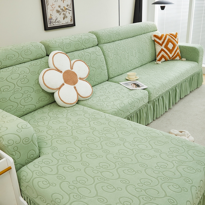 91家纺网 家纺一手货源 找家纺 丝绮鹿 2024新款雕花绒年华系列裙边沙发套（贵妃图） 草绿