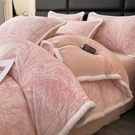 91家纺网 家纺一手货源 找家纺 （总）极简 2024新款加厚保暖高克重立体雕花牛奶绒四件套