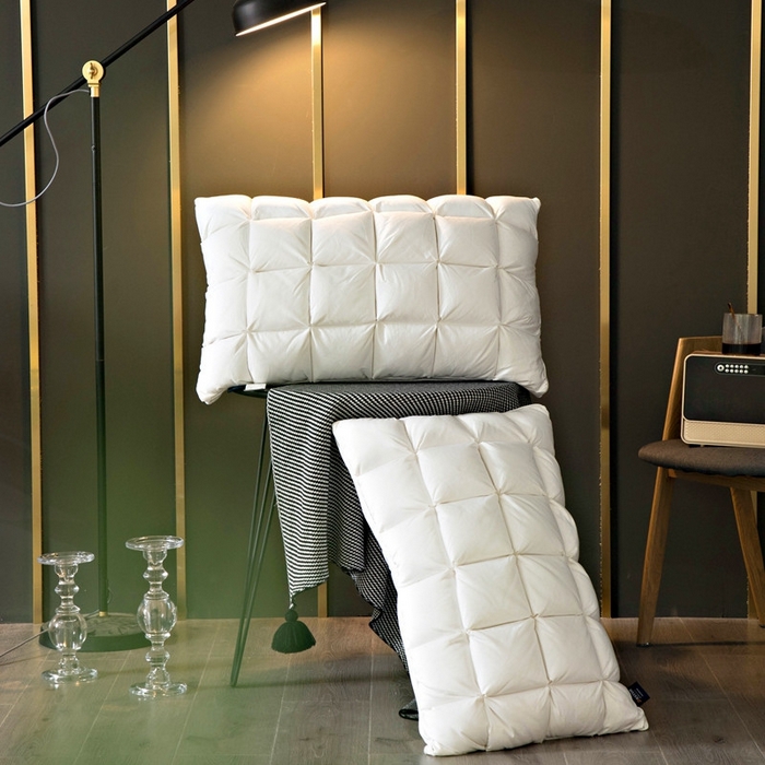 91家纺网 家纺一手货源 找家纺 （总）颐羽达 新款80柔赛丝面包羽绒枕 立体扭花鹅绒枕芯 酒店宾馆成人枕头