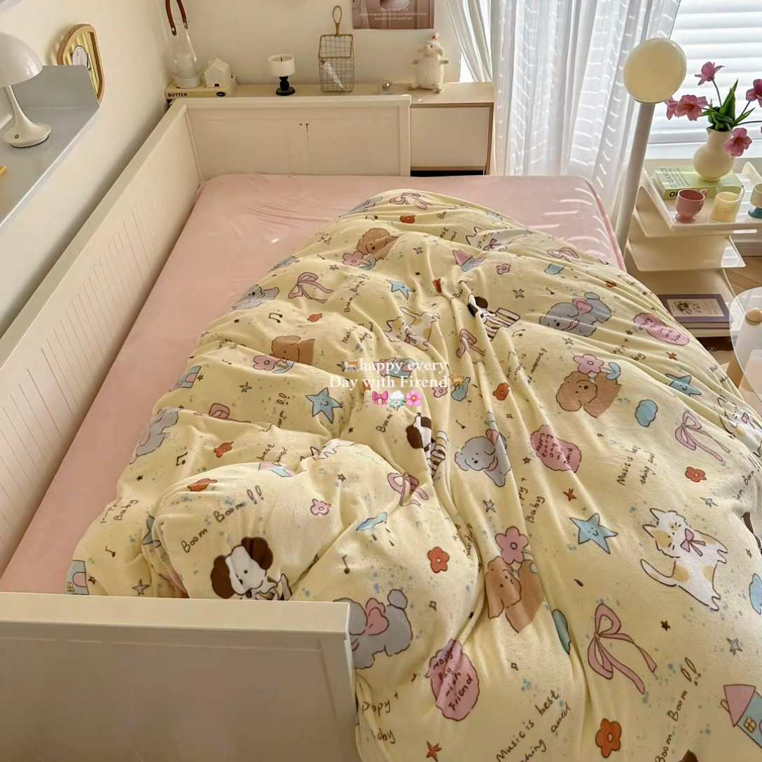 91家纺网 家纺一手货源 找家纺 呗旺鹿 2024新款高克重卡通印花毛巾绣牛奶绒四件套 宠物音乐会