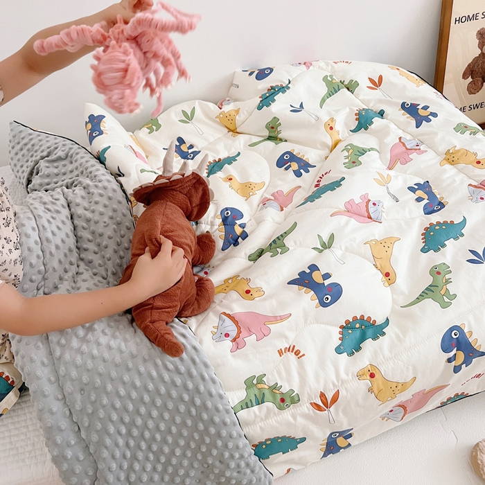 91家纺网 家纺一手货源 找家纺 吉咪兔 24年新款幼儿园卡通全棉豆豆被冬季纯棉儿童豆豆毯加厚棉被安抚秋冬宝宝被子 小恐龙
